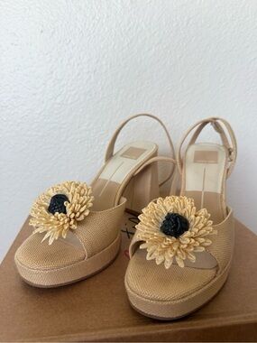 Dolce Vita Beige Platform Slingback Sandals with Floral Accent